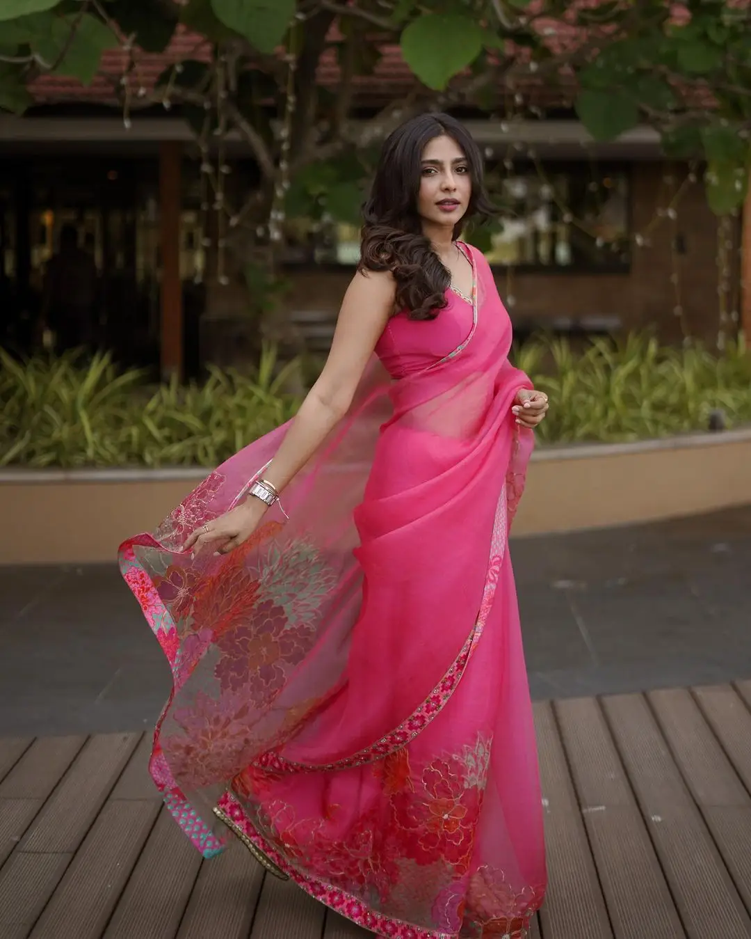 Aishwarya Lekshmi in Pink Color Saree Sleeveless Blouse